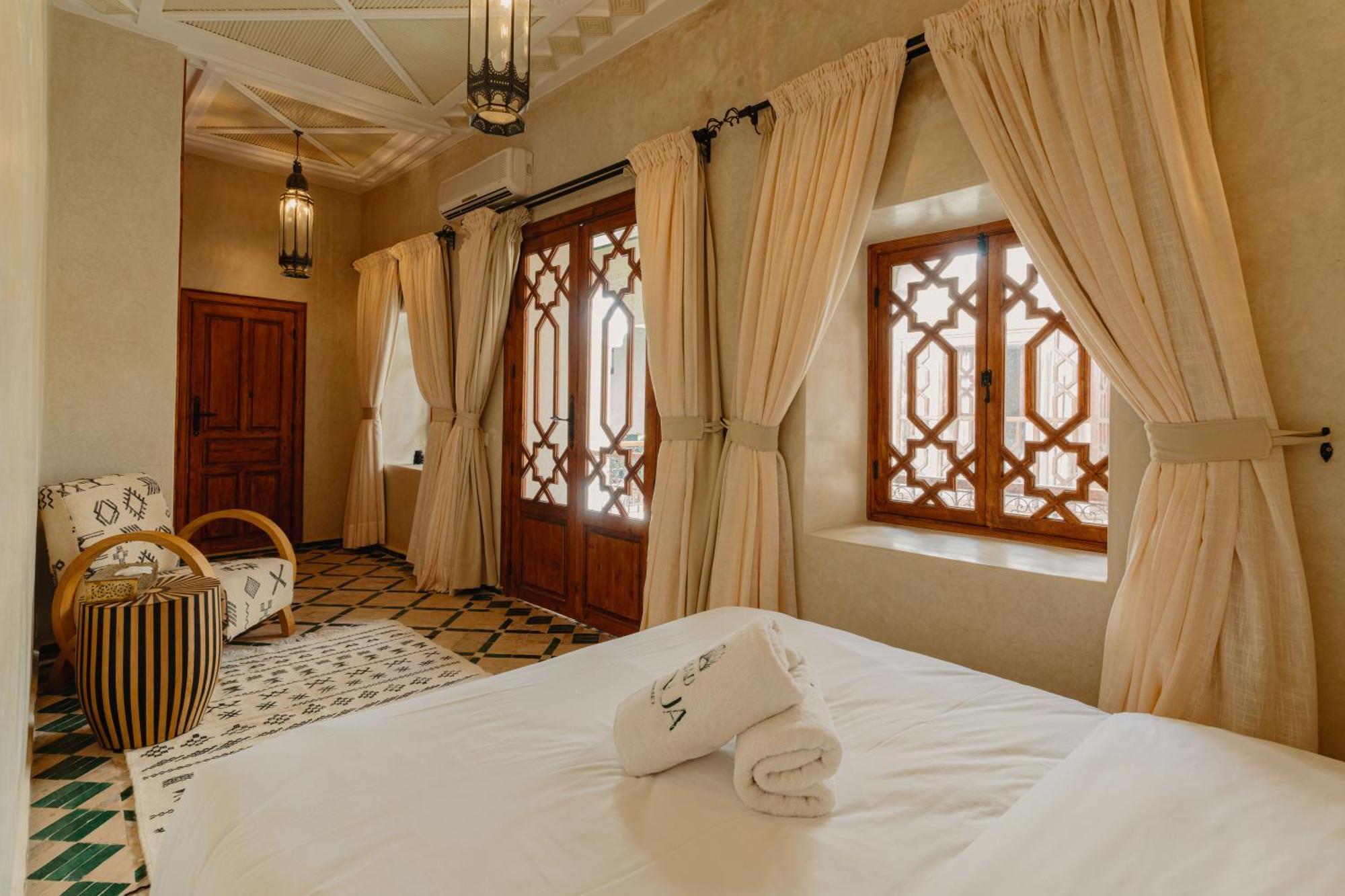 Senja Guest house *